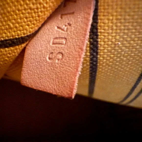 Louis Vuitton Never full GM yellow lining - Picture 14 of 16